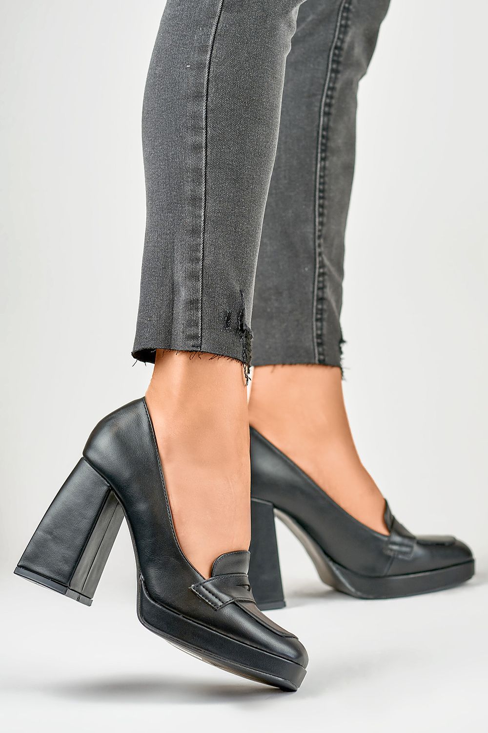 Heel pumps model 185398